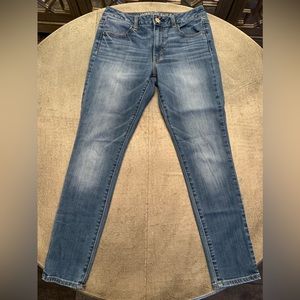 AMERICAN EAGLE OUTFITTERS HIGH RISE LEGGING JEANS, 6